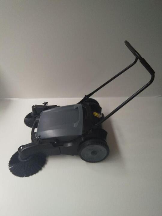 Floor Sweeper With Side Brushes