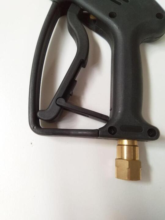 Short black gun for the high-presure washer