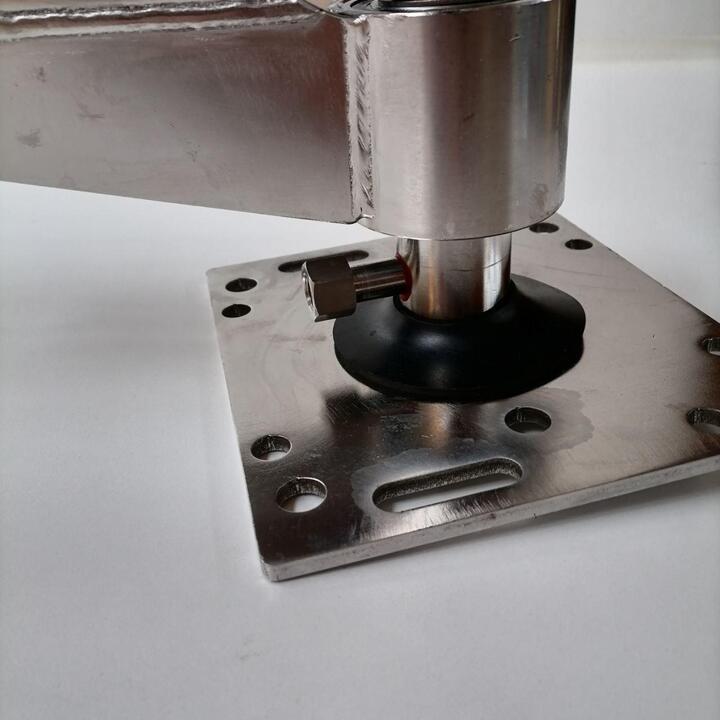 Swivel Boom with single outlet