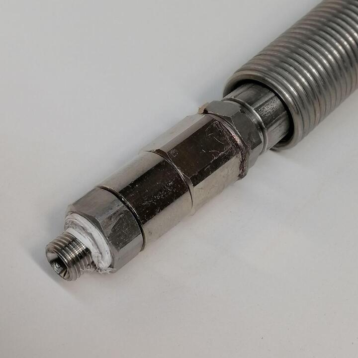 Swivel Boom with single outlet