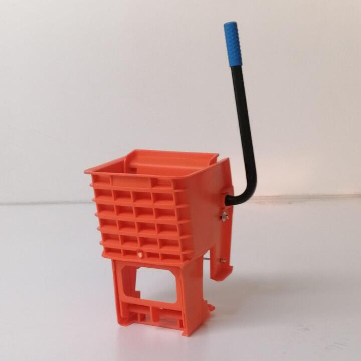36L Orange Plastic Wringer
