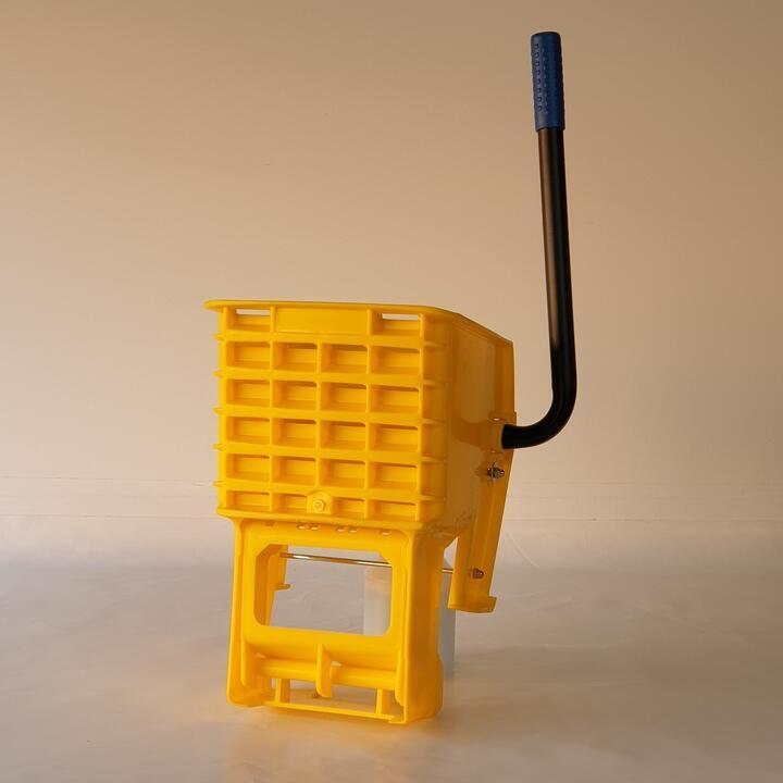 36L Yellow Plastic Wringer