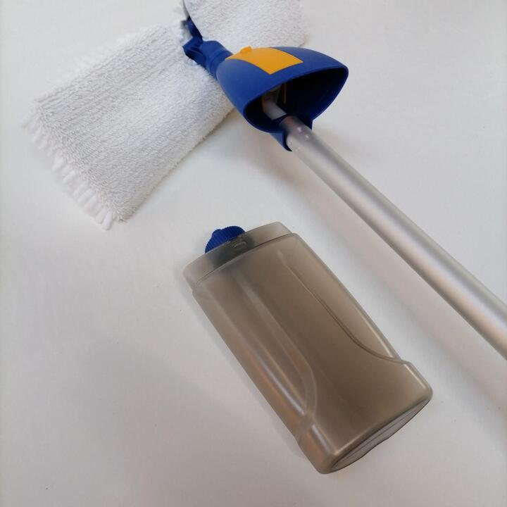 Spray Mop with double sided microfibre sleeve