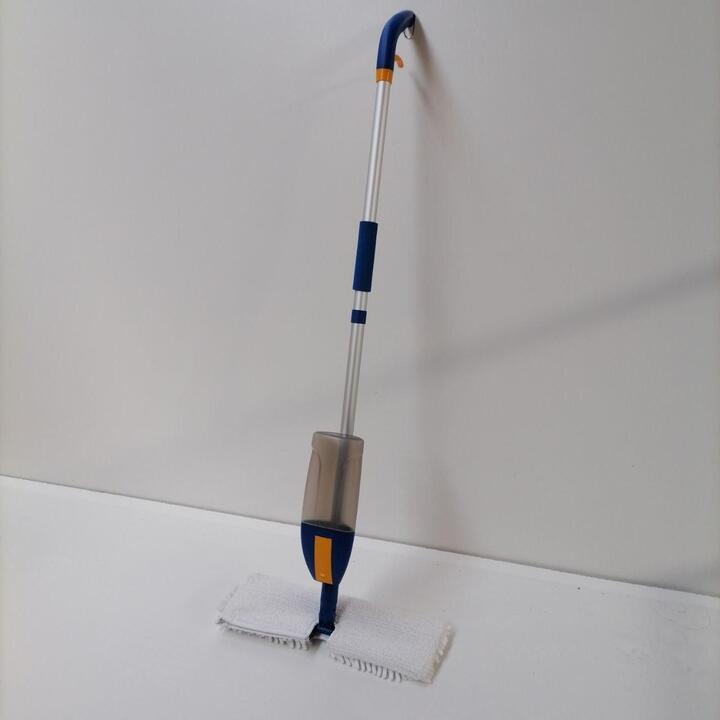 Spray Mop with double sided microfibre sleeve