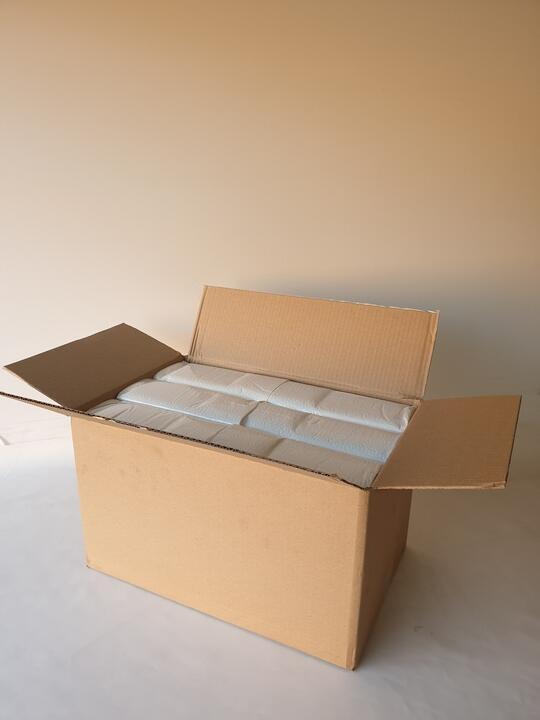 Folded hand towels (12 packets of 200 towels) - 2 Ply