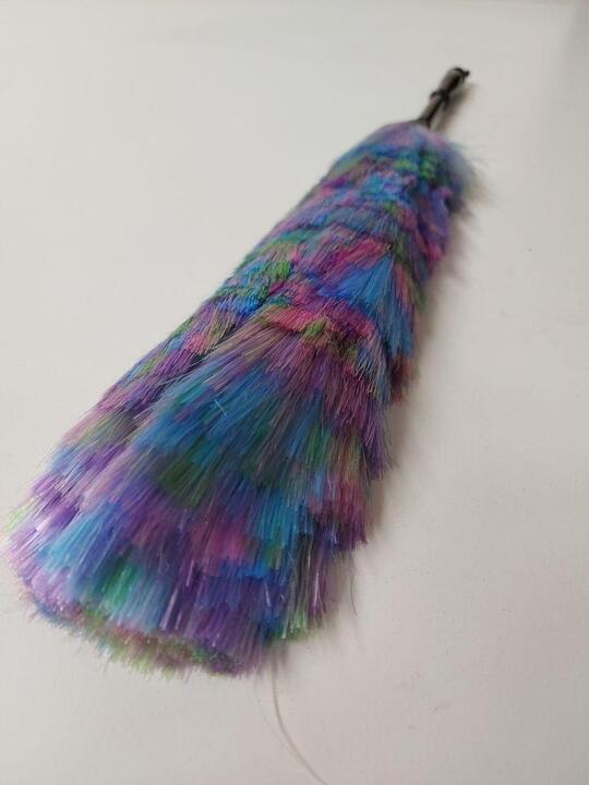 Duster with a black handle