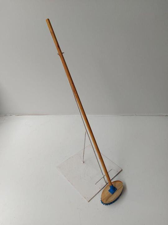 BODY   BRUSH WITH STICK