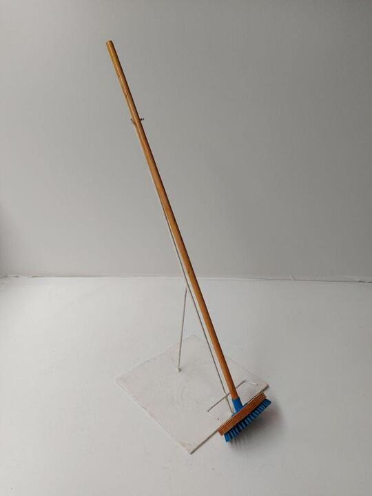 BODY   BRUSH WITH STICK