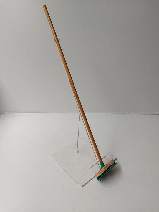 BODY   BRUSH WITH STICK