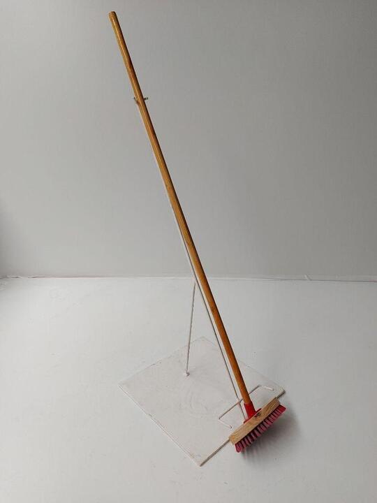BODY   BRUSH WITH STICK