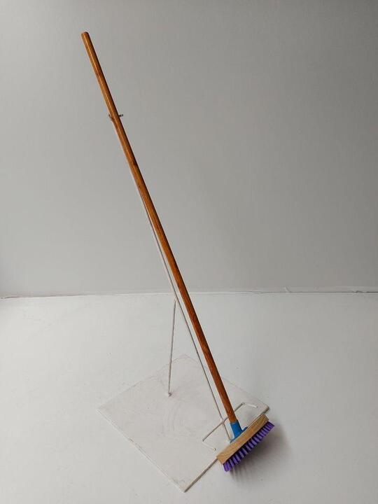 BODY   BRUSH WITH STICK