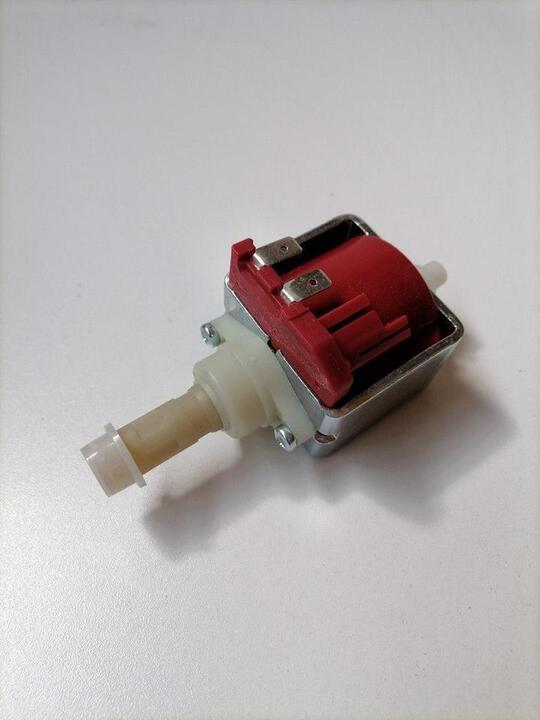 Red Plunger Pump 220V 3.5BAR