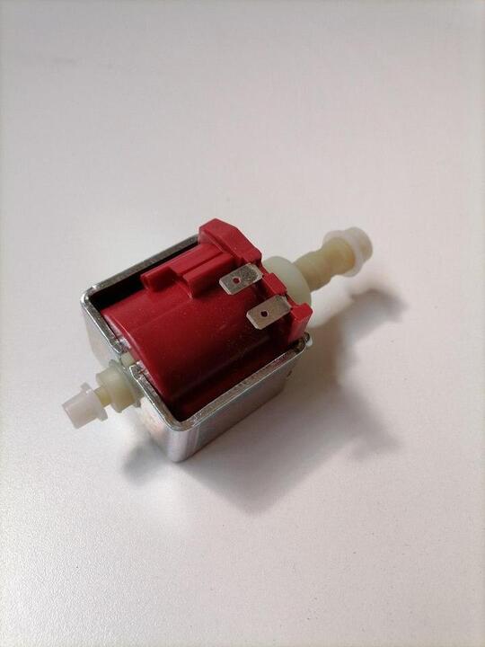 Red Plunger Pump 220V 3.5BAR