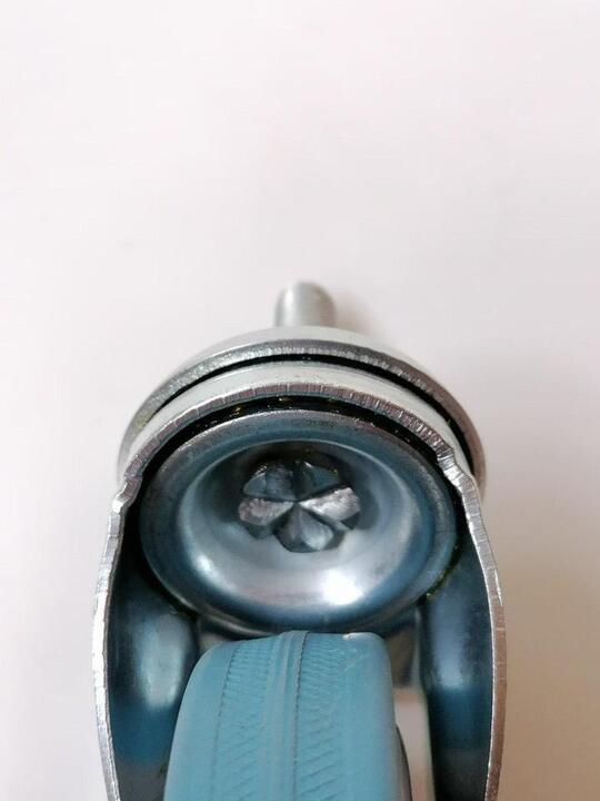 Castor and 75mm Wheel for 80L vacuum cleaner with thread